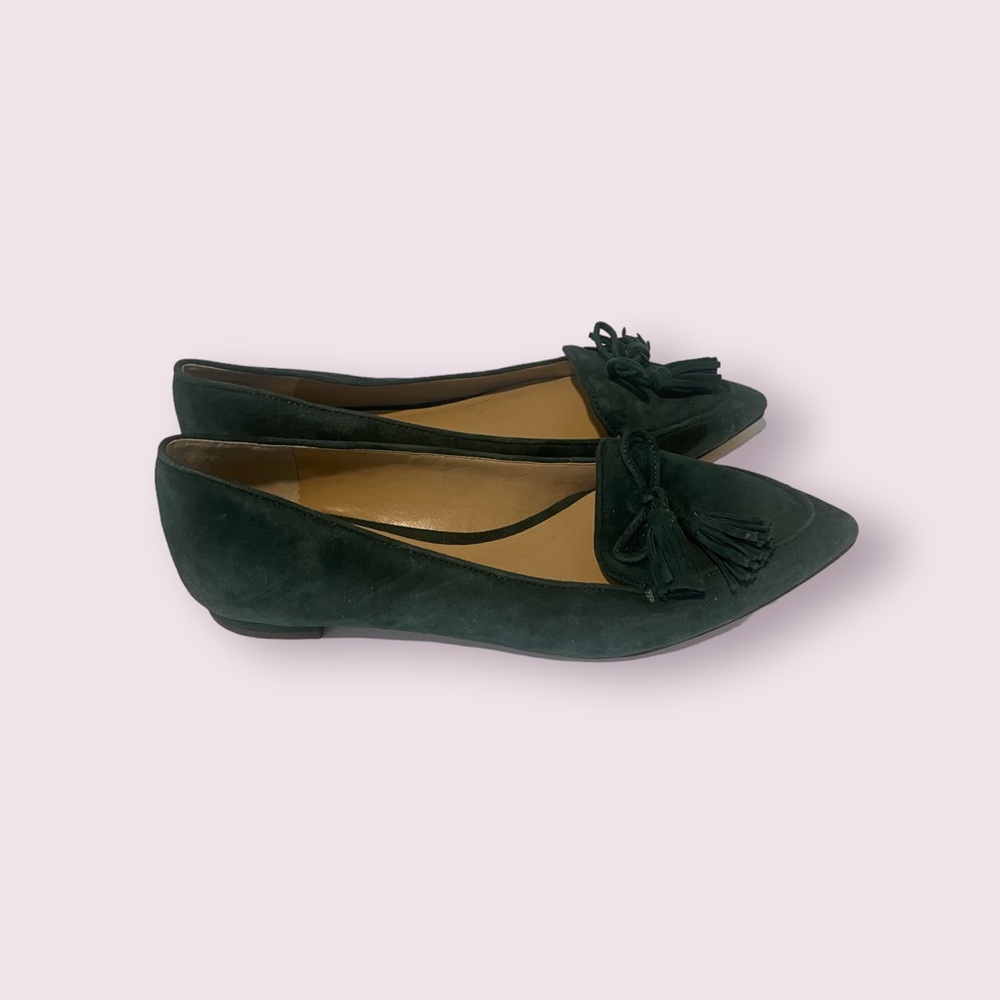 Lightly used Women’s size 6 flats in emerald green from Ann Taylor